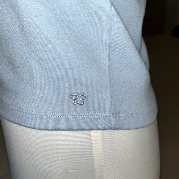 NWT Aritzia Sunday Best Little Ribbed T-Shirt Size Medium in Dew Blue - Picture 5 of 8